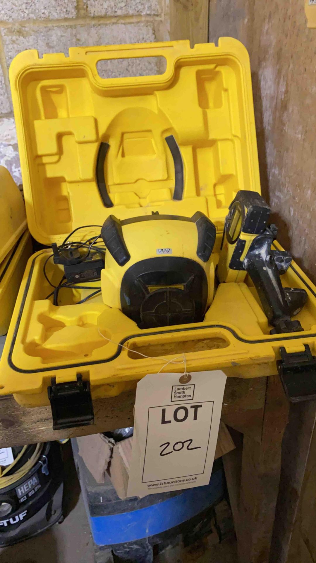 Leica Rugby 50 laser level complete with Leica handheld control
