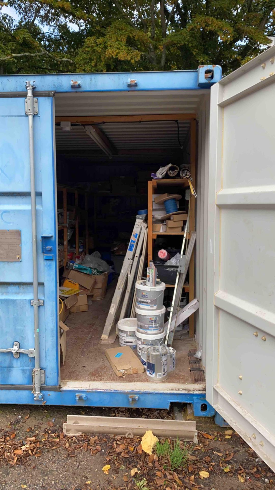 20” steel shipping container excluding contents - please note this item can be collected Monday 23rd - Image 2 of 3