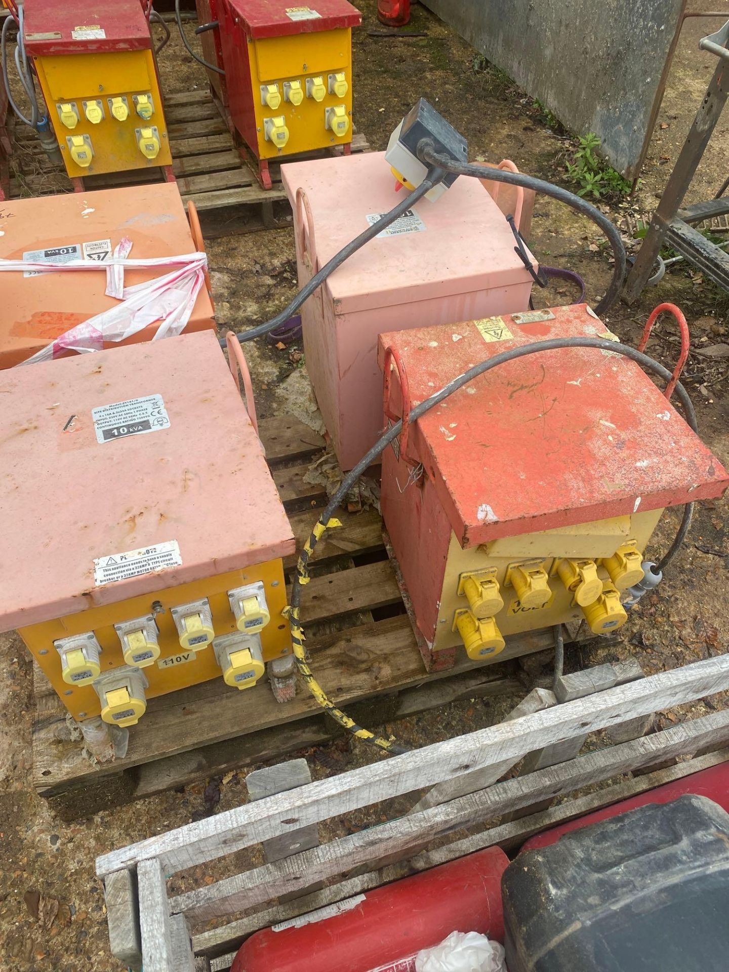 4 various 10kva site transformers with push plug outlets, 230v supply - Image 2 of 2