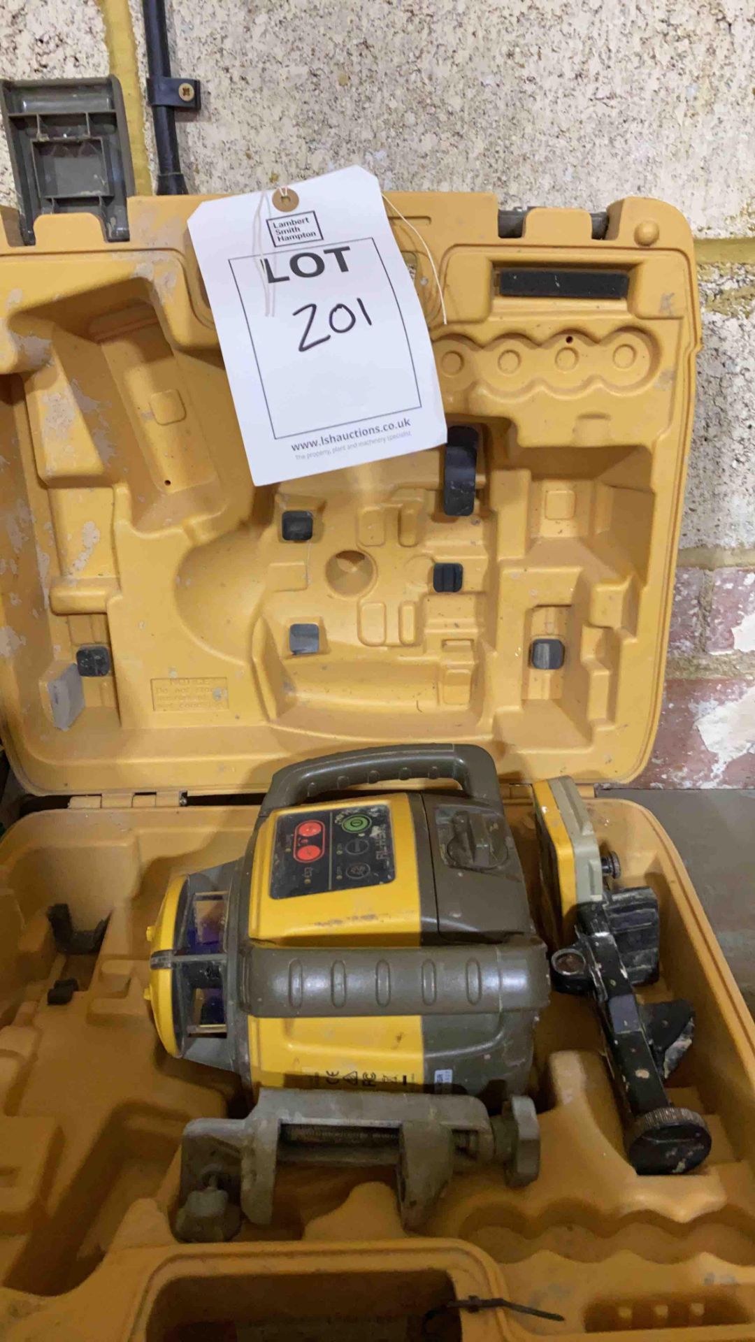 Topcon RL-H4C Laser Level, Complete with carry case and spectra HR320 hand held control - Image 4 of 4