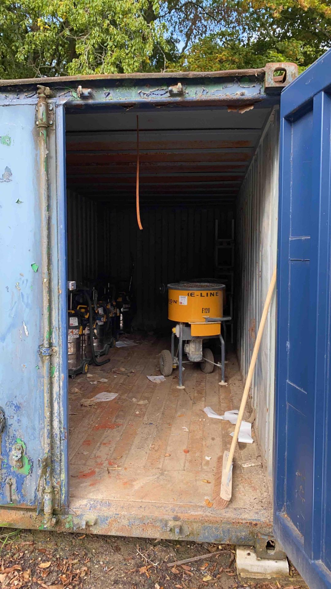 20” steel shipping container excluding contents - please note this item can be collected Monday 23rd - Image 2 of 3