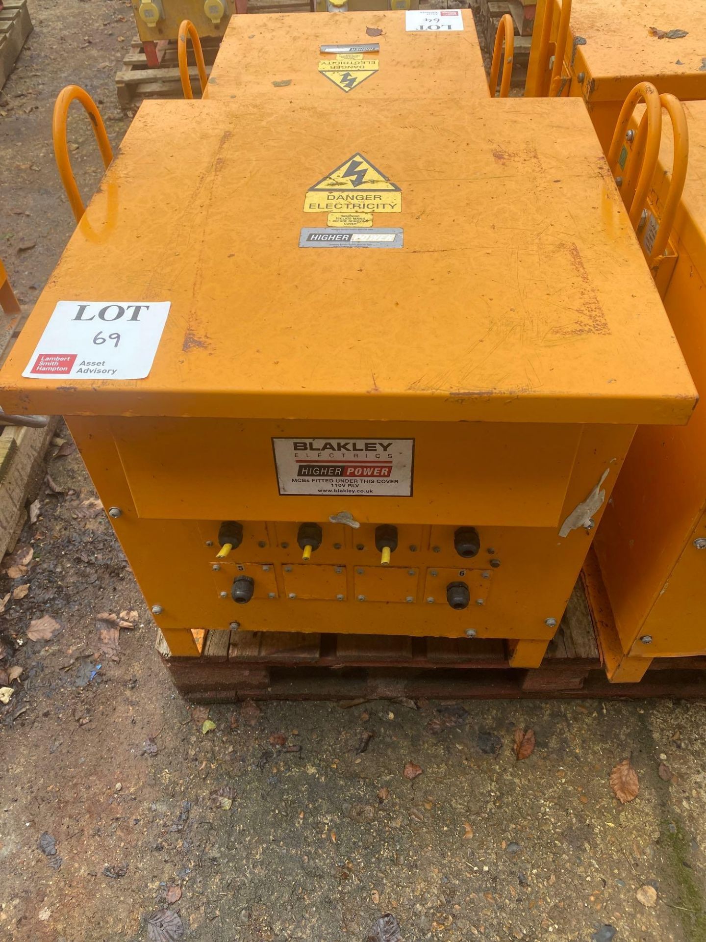 Blakley electrics 10kva site transformer with hard wired outlets, 400v supply (3 phase)