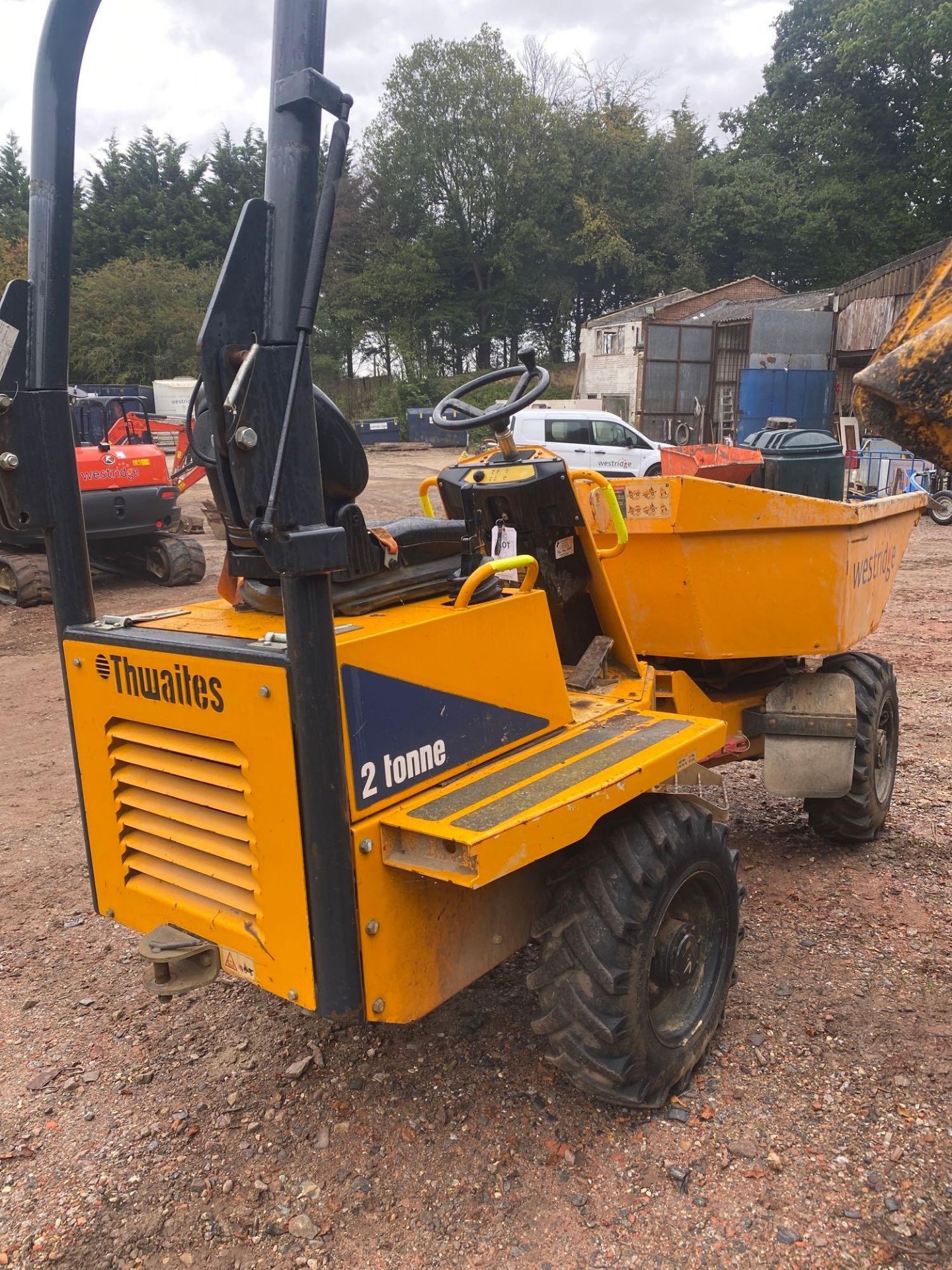 Thwaites 2 tonne powerswival dumper type MACH422, max unladen 2020Kg, payload 2000Kg, Max laden - Image 3 of 7