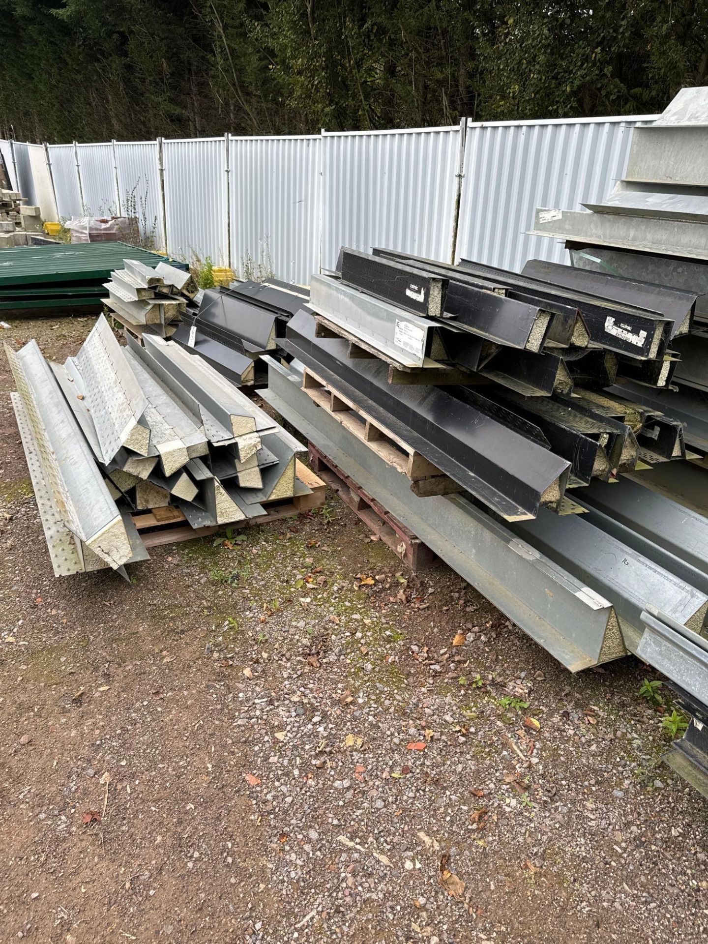 Approx 10 pallets of various Catnic Lintels as lotted - Image 7 of 7