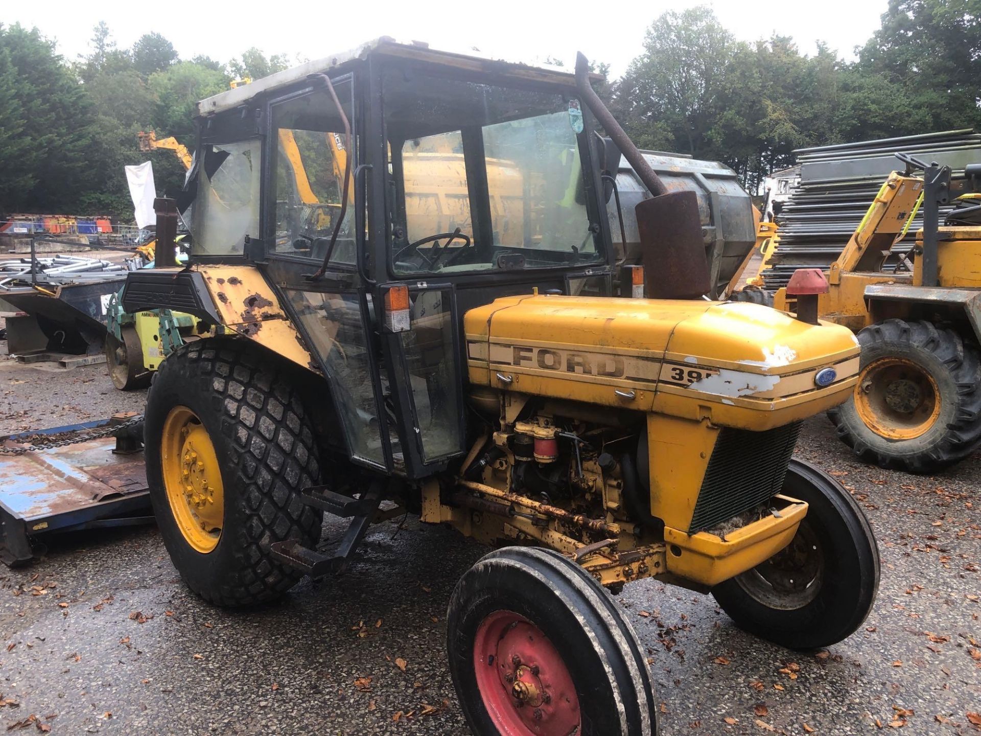 Ford 3910 H Utility Tractor, 6331 recorded miles, c/w with Cab, PTO & Fleming heavy duty 6' - Image 2 of 8