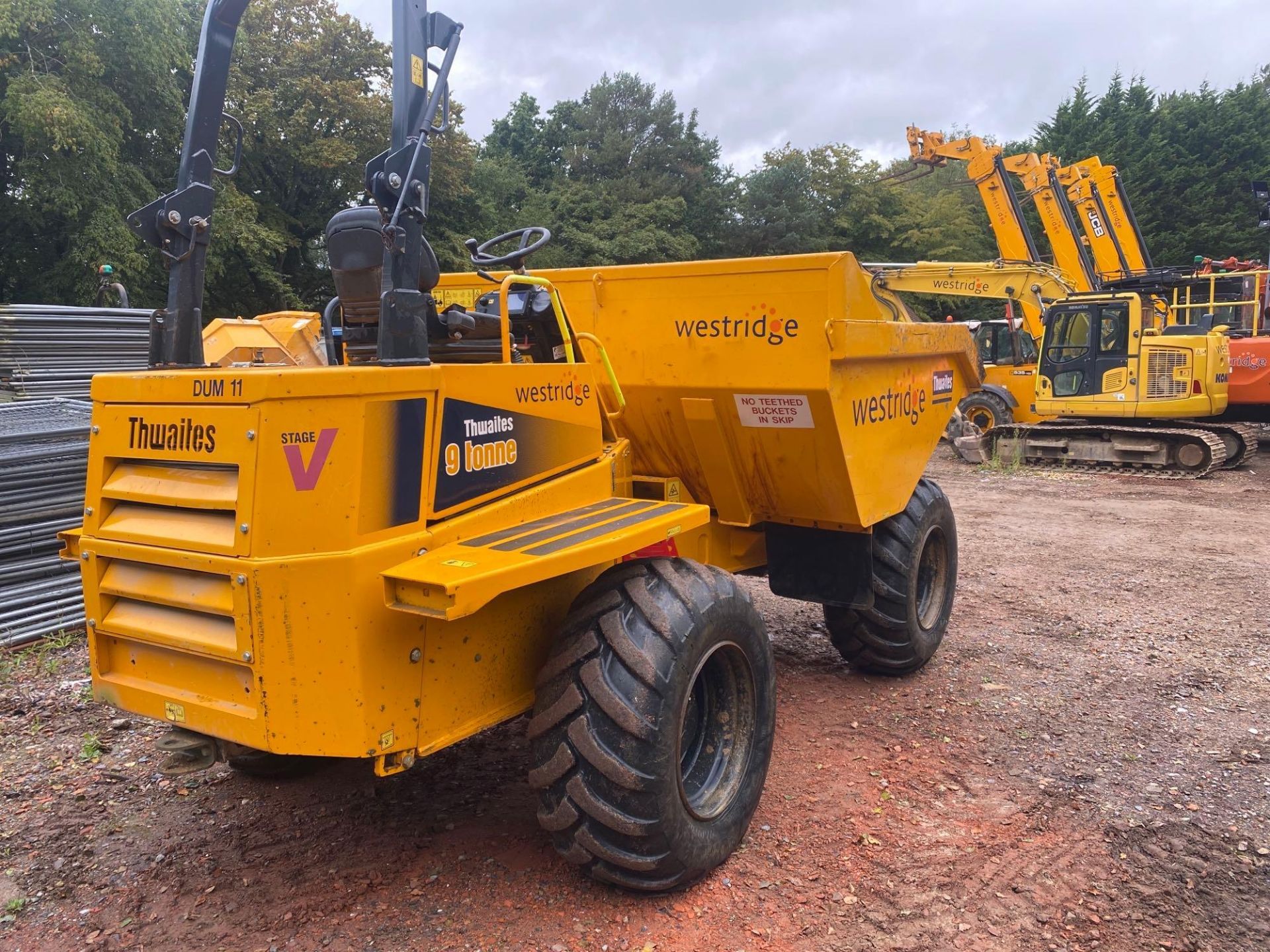 Thwaites TH9TFTPS 9 tonne front tip torque converter powershuttle dumper type MACH2290,run hours - Image 3 of 10