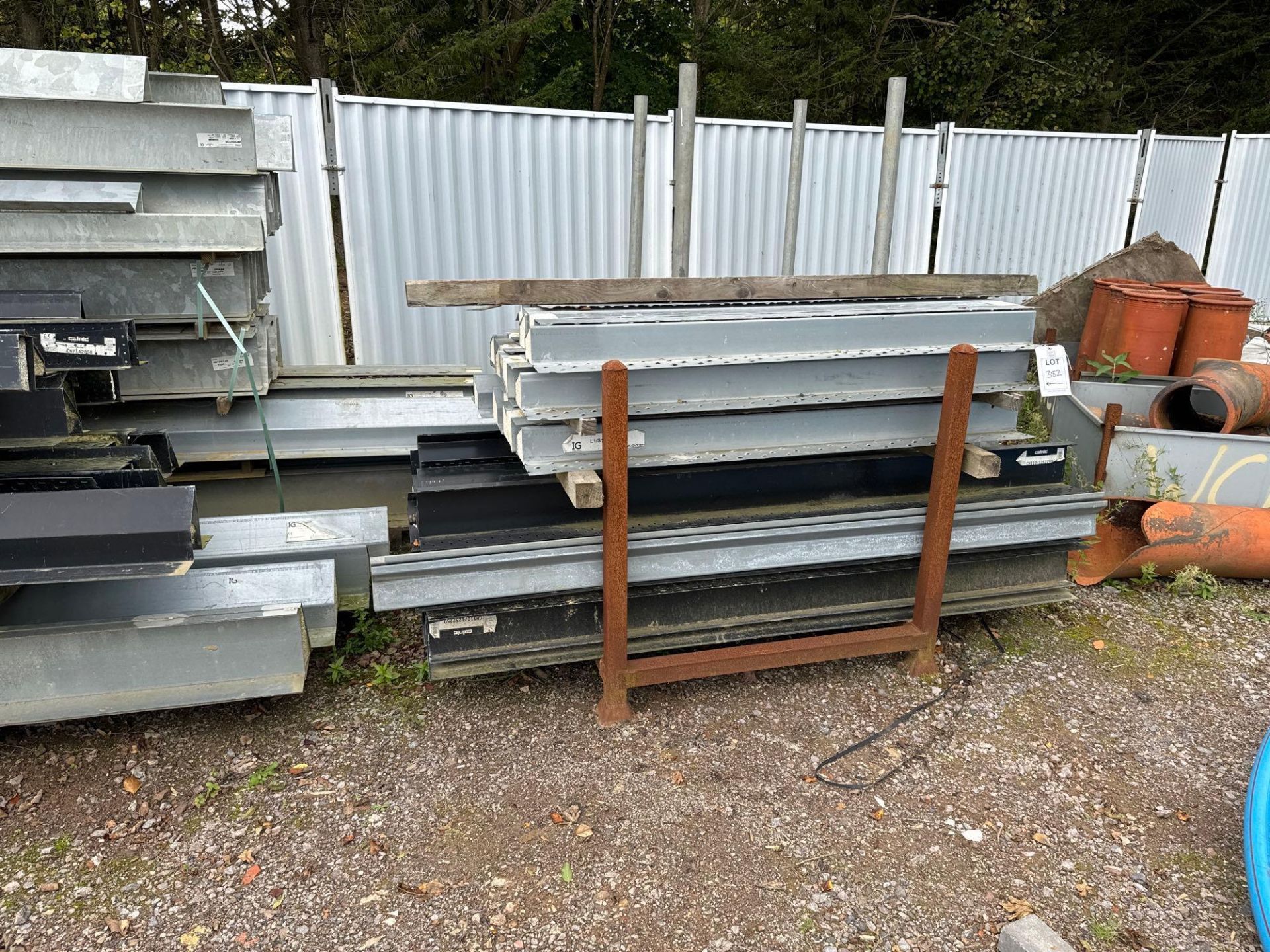 Approx 10 pallets of various Catnic Lintels as lotted - Image 4 of 7