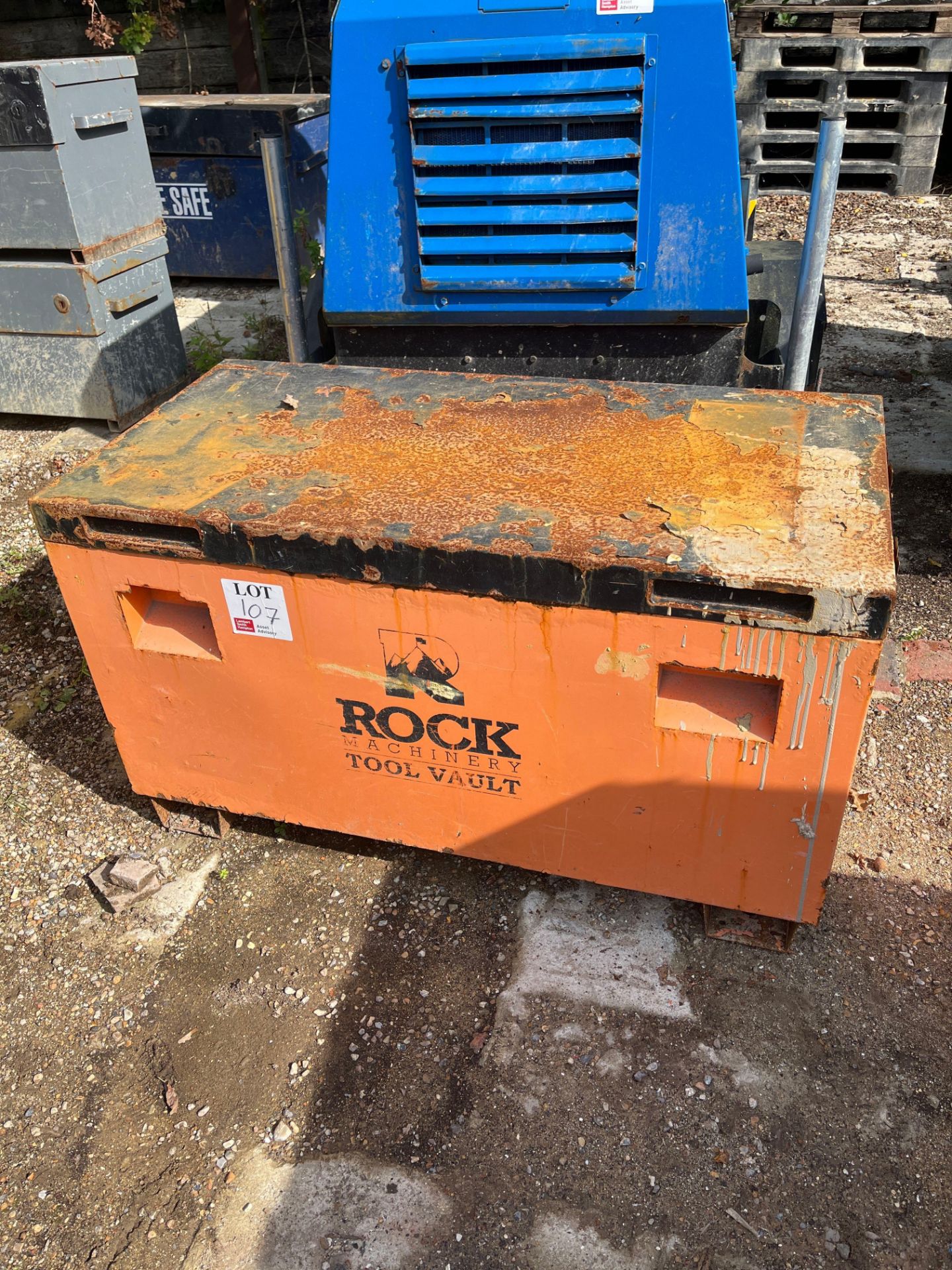 Rock Tool Vault steel site box no key