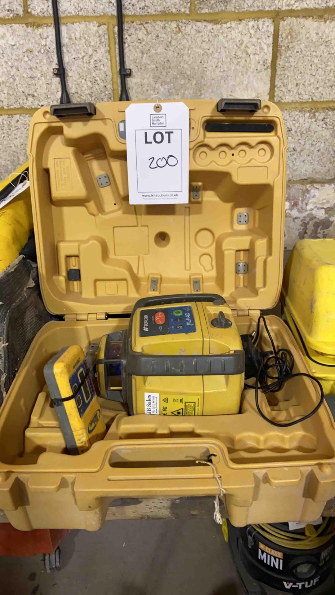 Topcon RL-H4C Laser Level, Complete with carry case and spectra HR320 hand held control