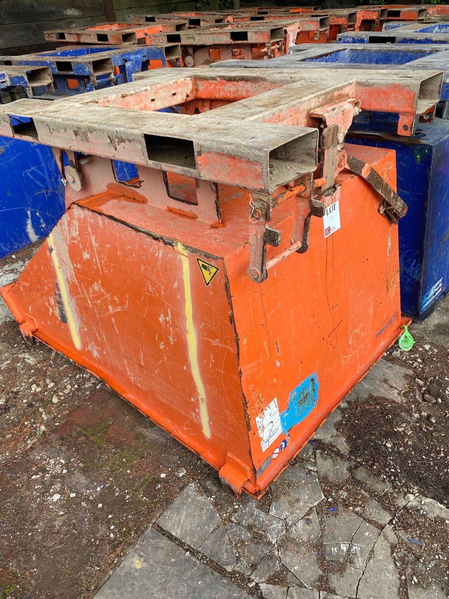 Tipping Skip1200 Ltrs 1500 kg with lifting eyes - Image 2 of 3