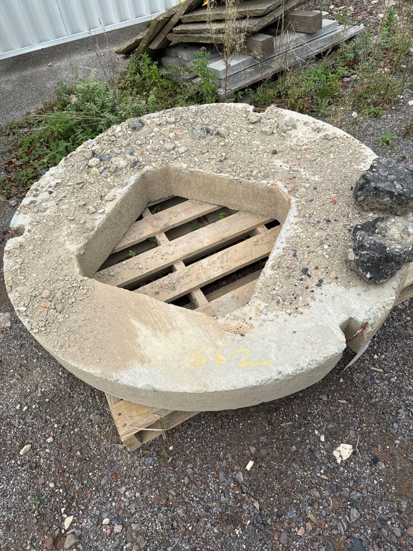 Cover slab for 1200cm man hole ring