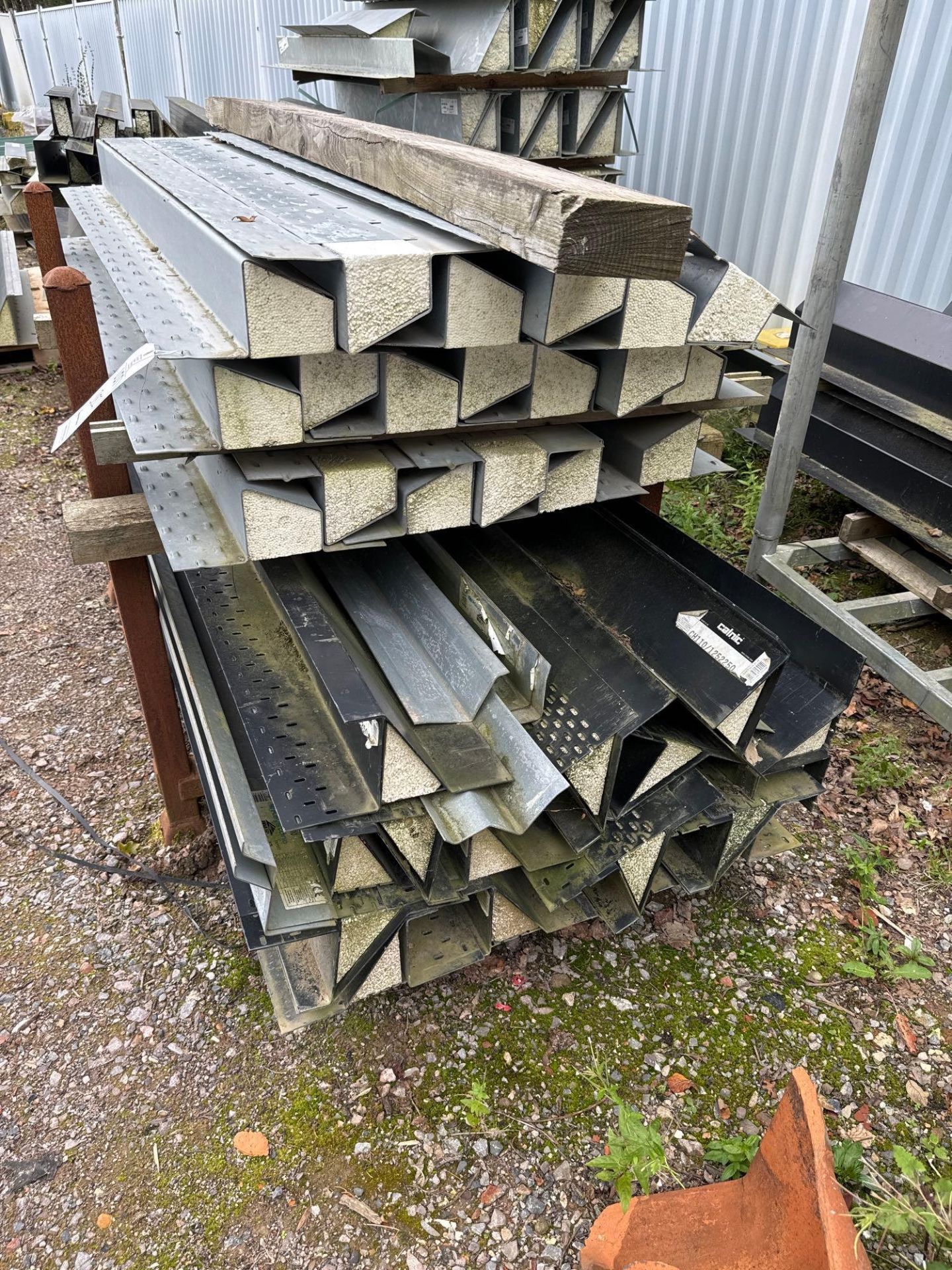 Approx 10 pallets of various Catnic Lintels as lotted - Image 5 of 7