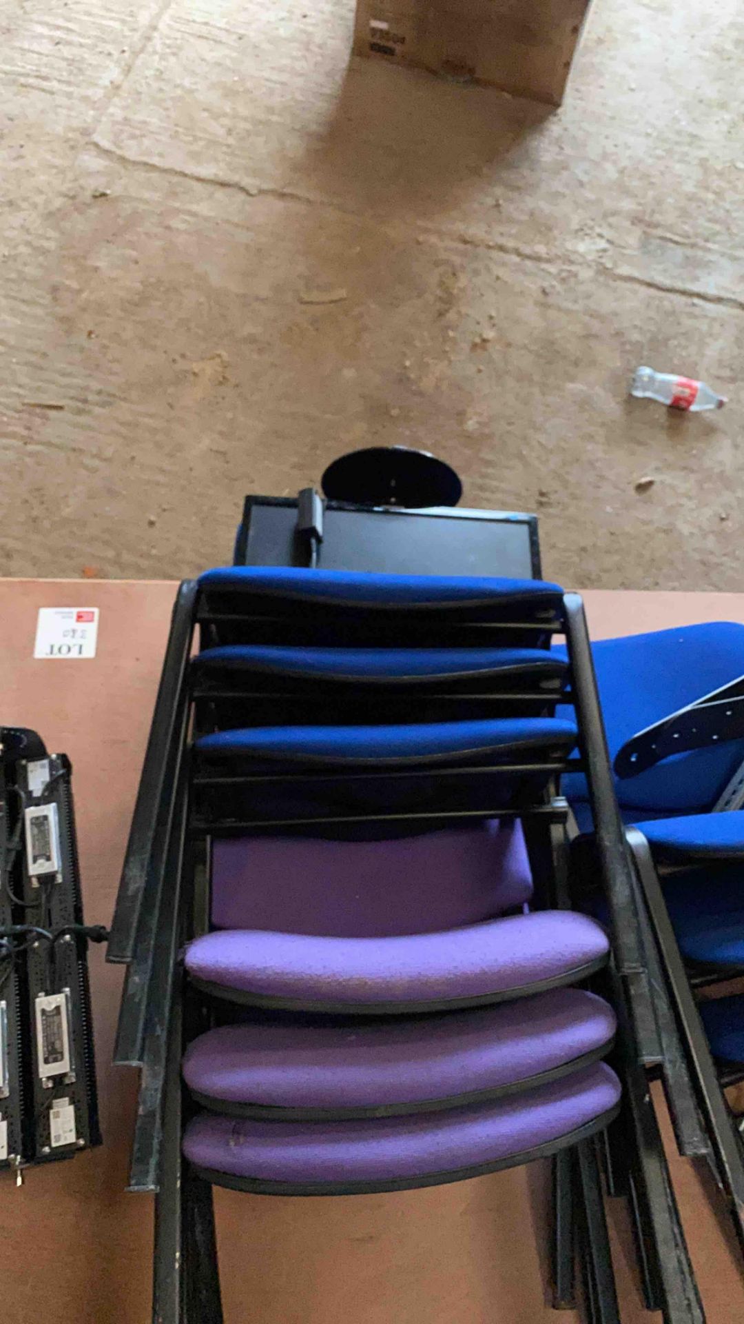 Job lot blue/purple office chairs, HP office jet pro 7740 wide format printer, set of 10 50w led - Image 4 of 6