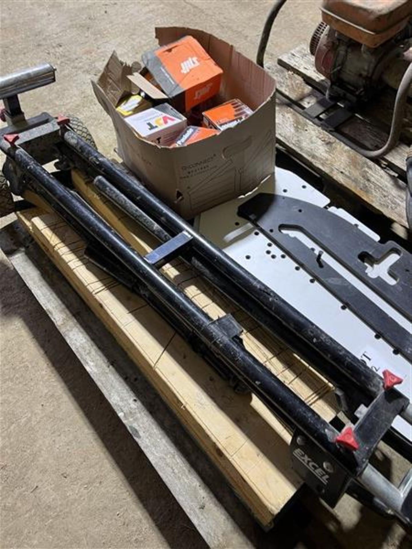 A pallet inculding chop saw tressel and Excel roller tressel and trend combined jig and assortment - Image 3 of 4