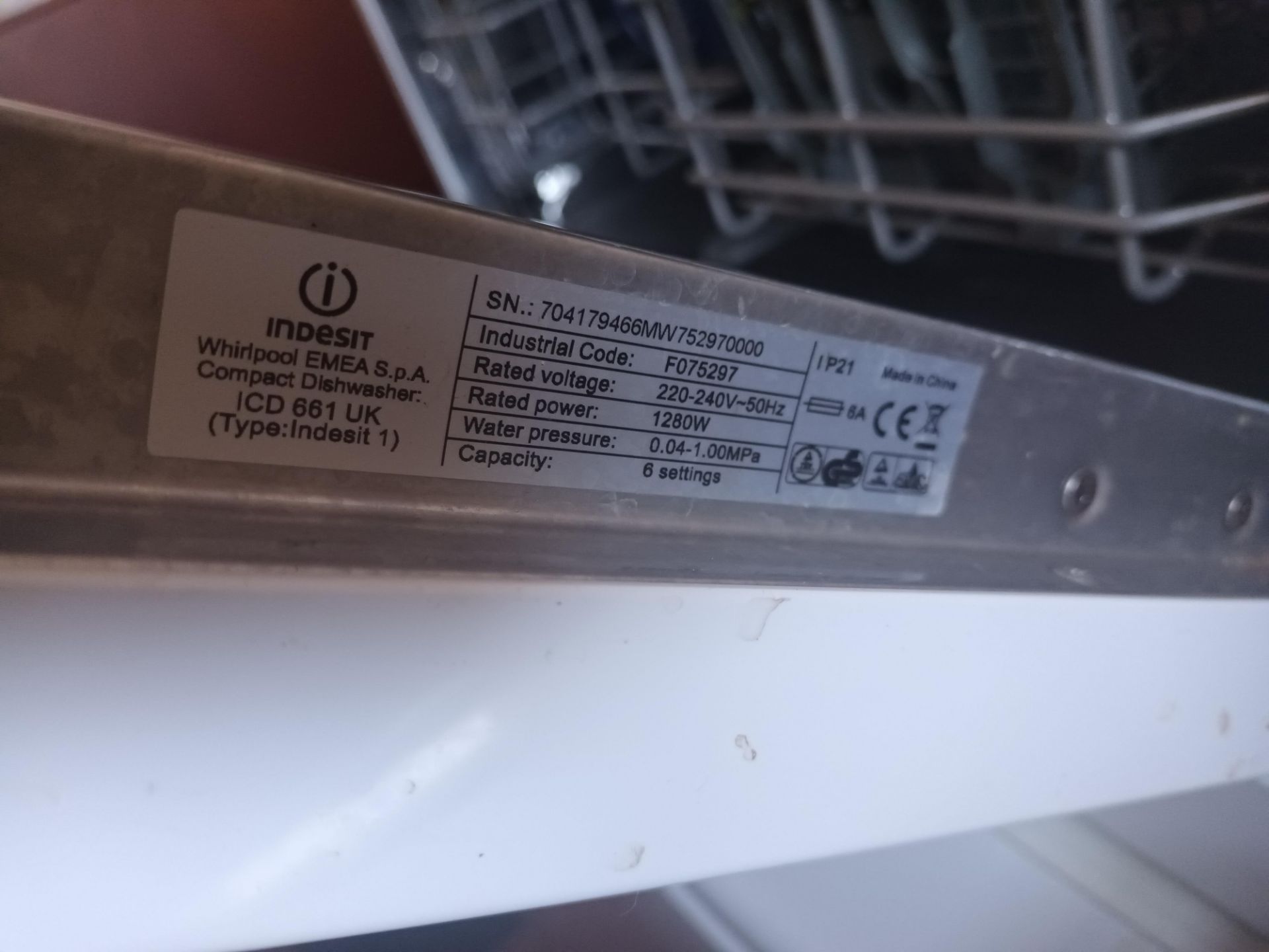 Indesit Whirlpool ICD661 compact dishwasher and Hotpoint Iced Diamond RLAV21 undercounter refrigerat - Image 2 of 3