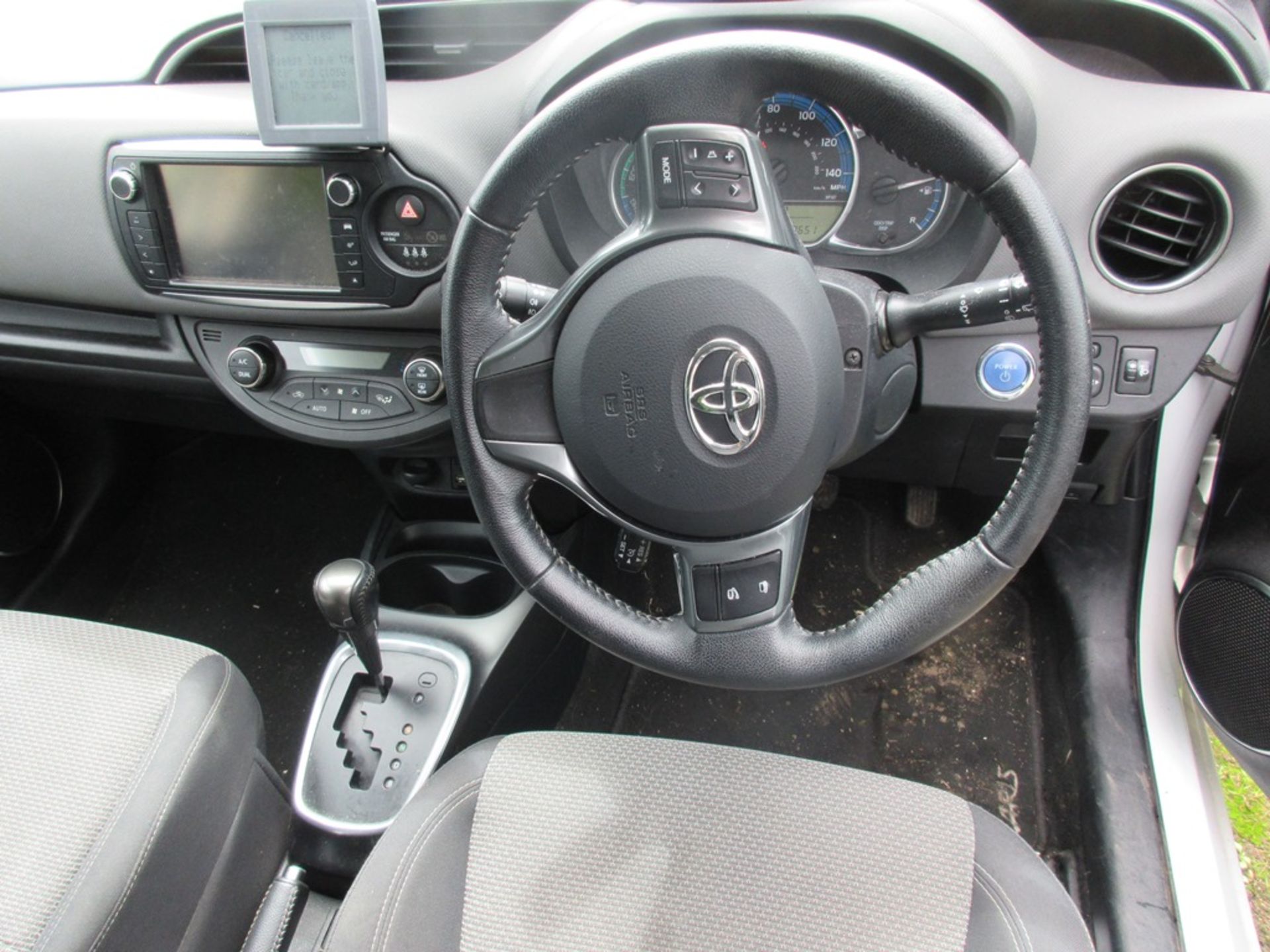 Toyota Yaris Icon Hybrid Vvt-I Cvt hatchback, 76bhp Registration: WD65 VPV Recorded mileage: 68, - Image 6 of 15
