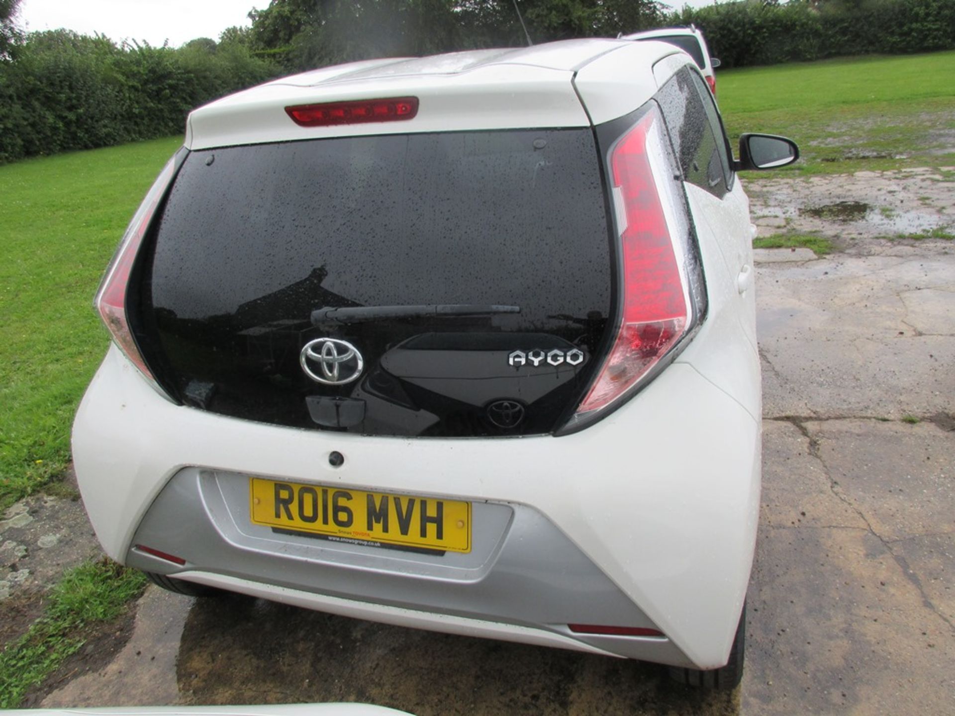 Toyota Aygo X-Pure Vvt-I Hatchback, 67bhp Registration: RO16 MVH Recorded mileage: 33,425 MOT: - Image 6 of 14