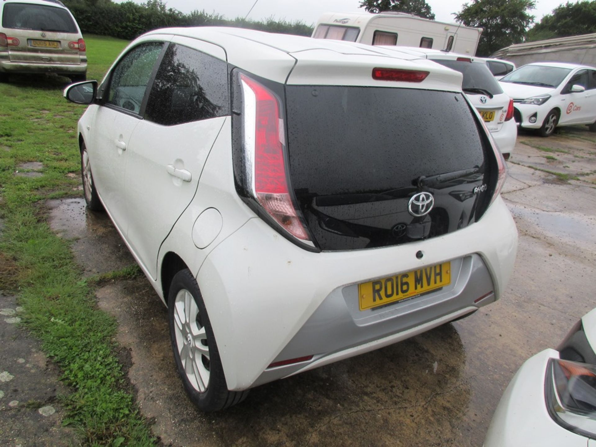 Toyota Aygo X-Pure Vvt-I Hatchback, 67bhp Registration: RO16 MVH Recorded mileage: 33,425 MOT: - Image 4 of 14