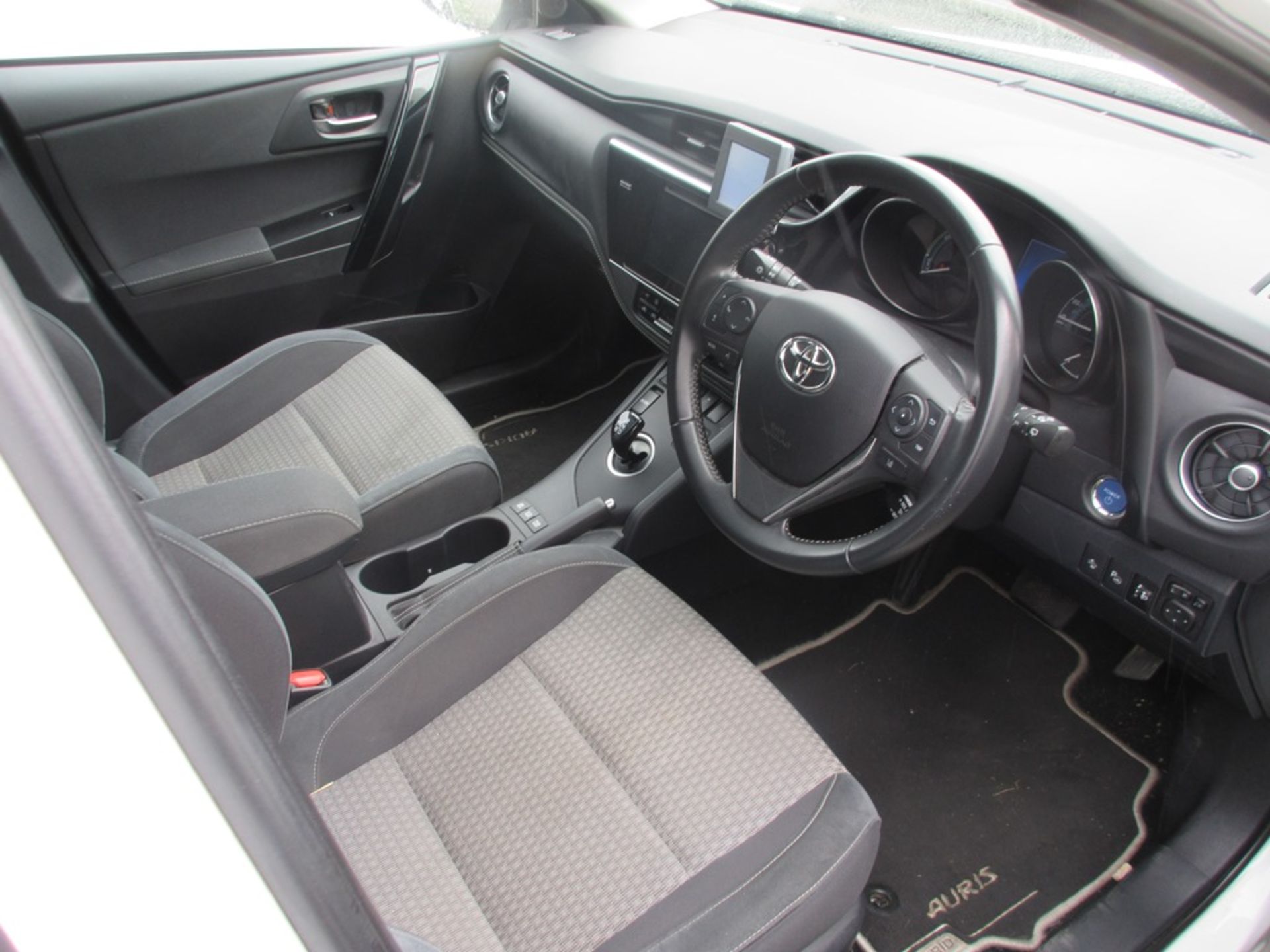 Toyota Auris Design Hybrid Hev Vvt-I Cvt, 98bhp Registration: WG68 EFC Recorded mileage: 81,077 MOT: - Image 13 of 18