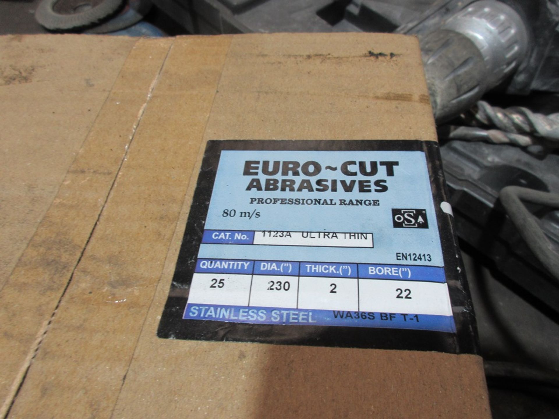 Bosch VS22-230H angle grinder and two boxes of Euro-Cut abrasives - Image 3 of 4