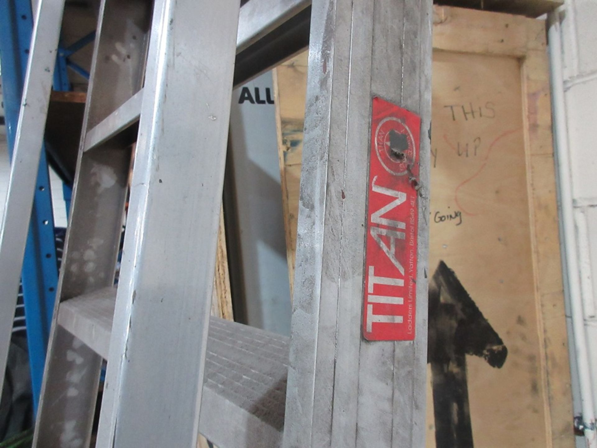 Titan 14-rung aluminium step ladder - Image 2 of 3