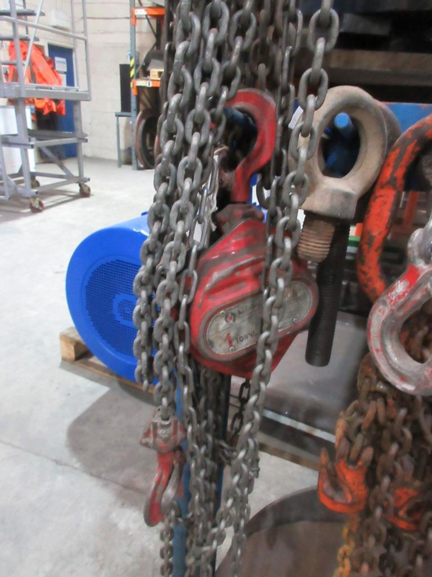 Quantity of assorted lifting chains, hooks, eyelets, Lifting Gear 1 ton chain block NB: This item - Image 2 of 6