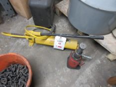 Hydraulic Cylinders Pumps & Tools action Ram hydraulic pump and bottle jack