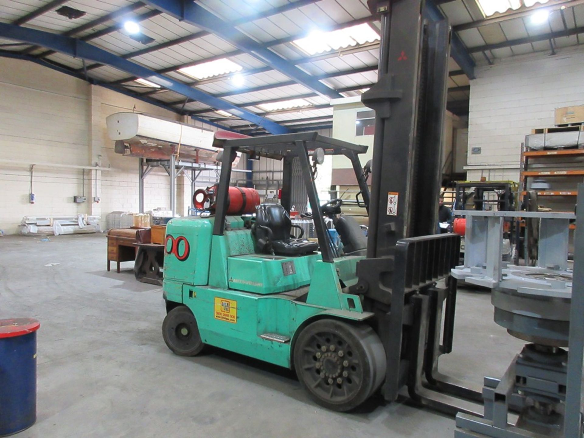 Mitsubishi FGC70KY-LP gas operated dual mast forklift truck serial no. AF89A1271 (2007) rated - Image 3 of 10