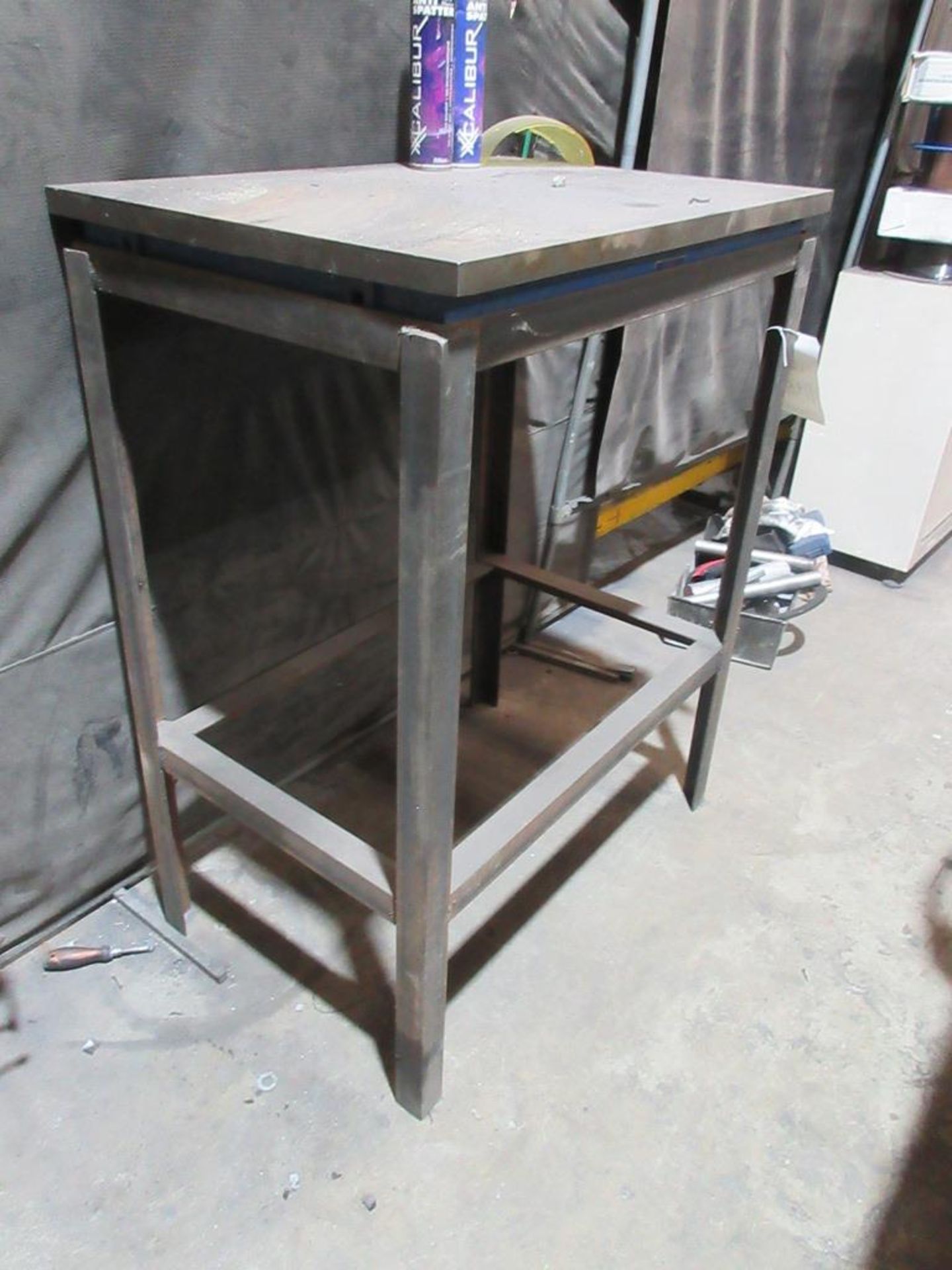 Steel framed high workbench, 900 x 630mm - Image 2 of 3
