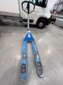 Esolift 2500Kg hydraulic pallet truck