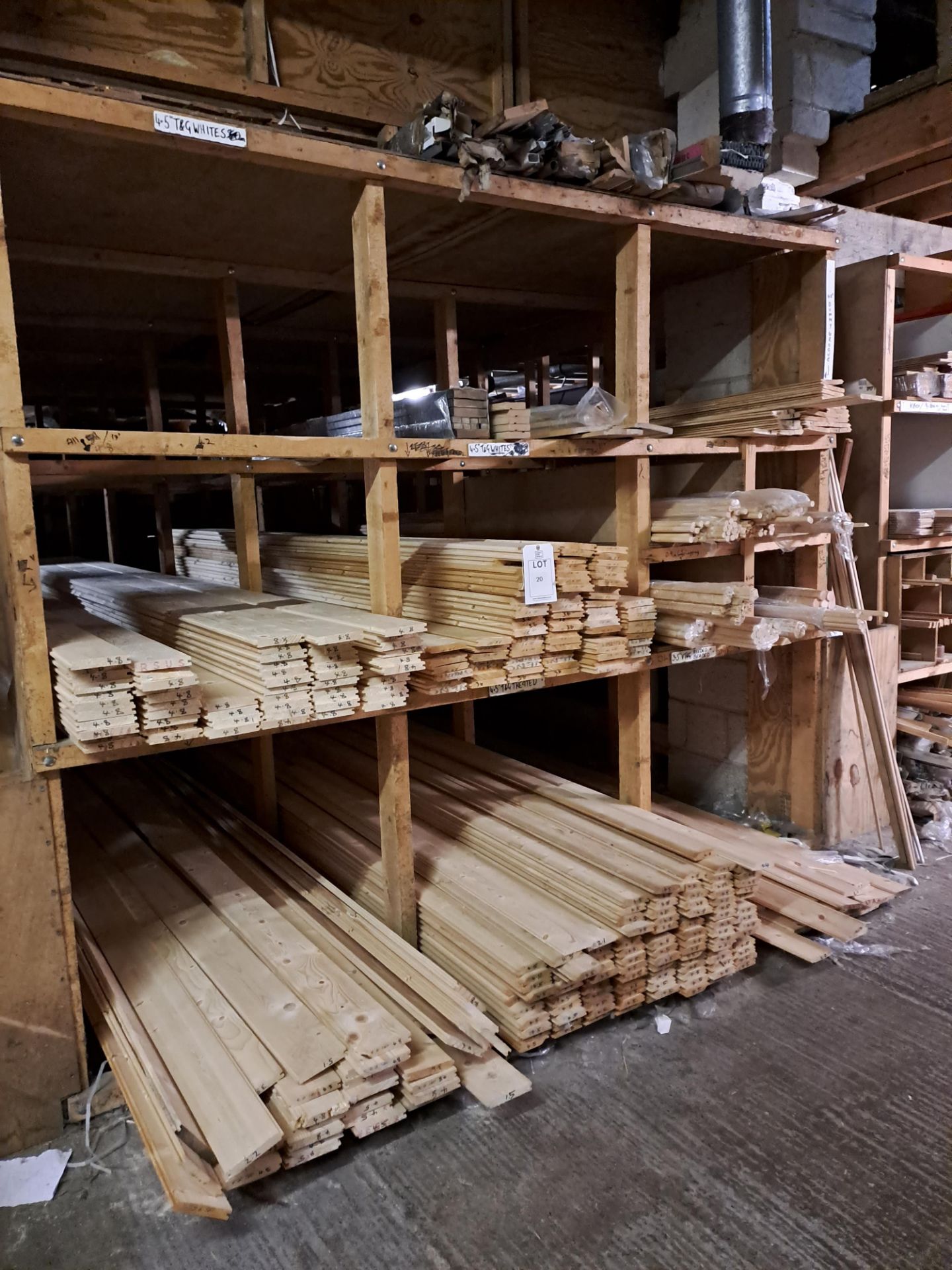 Quantity of tongue and groove timber lengths (whites), to 1 x rack (various sizes) (Shelving