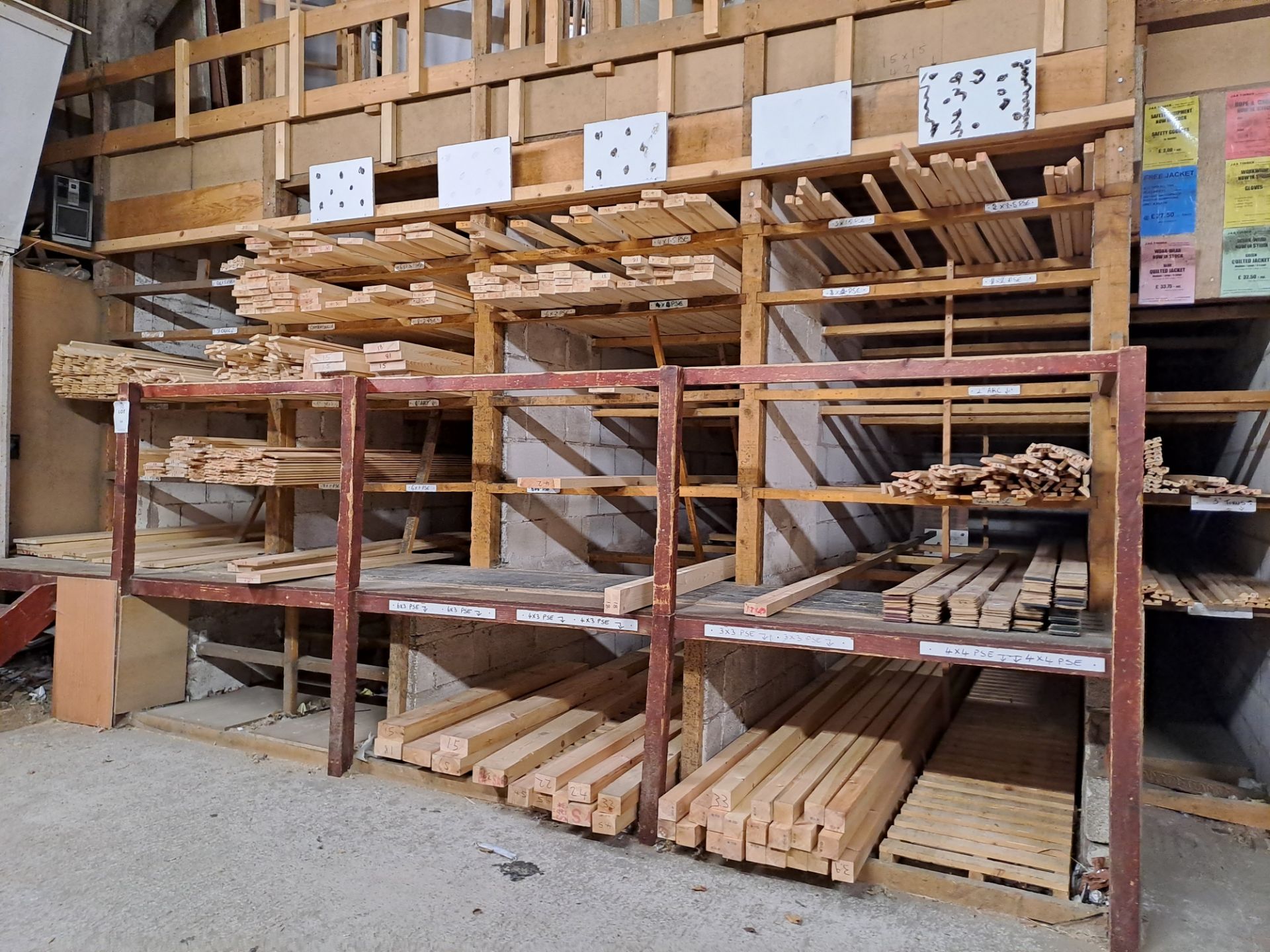 Quantity of various timber lengths, skirting etc. to 1 x rack (Racks excluded) Please ensure - Image 2 of 9