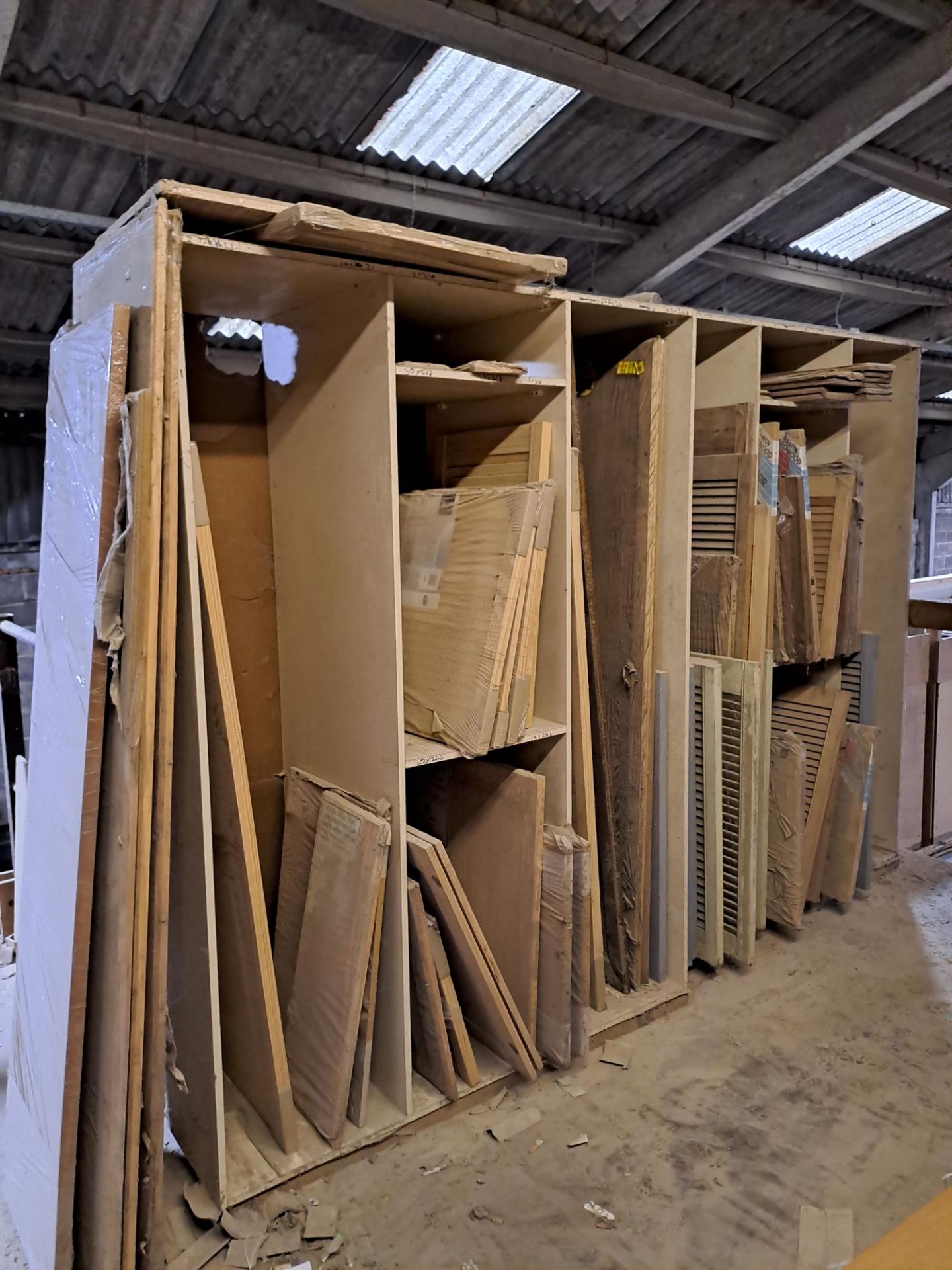 Quantity of various sized louvre doors, to 3 racks (Racks excluded) - Image 2 of 5