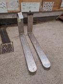 Set of forklift forks