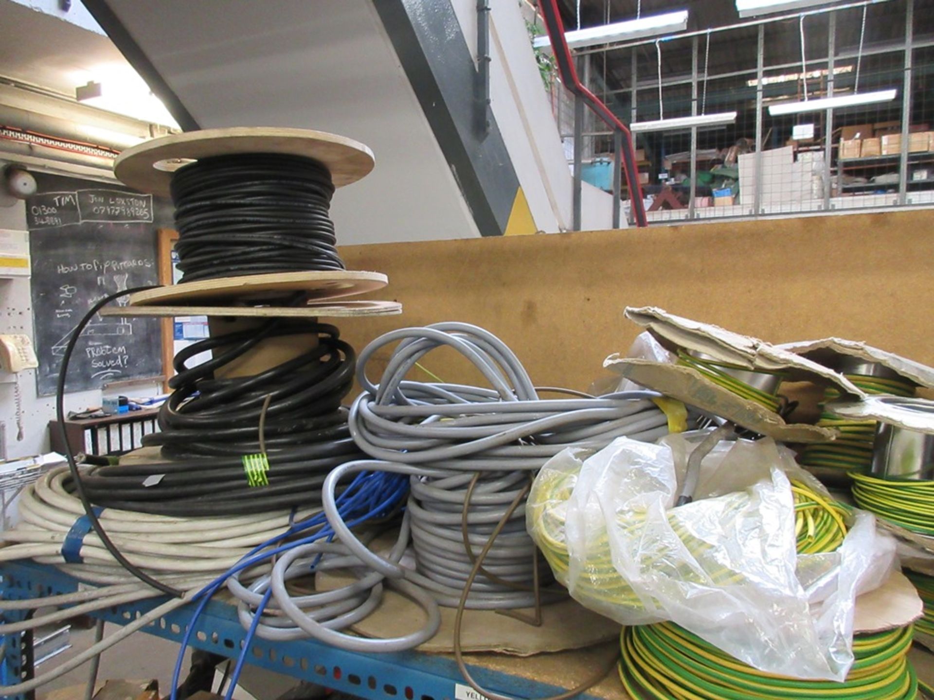 Quantity of assorted reeled electrical cable and off cuts, etc. - Image 5 of 11