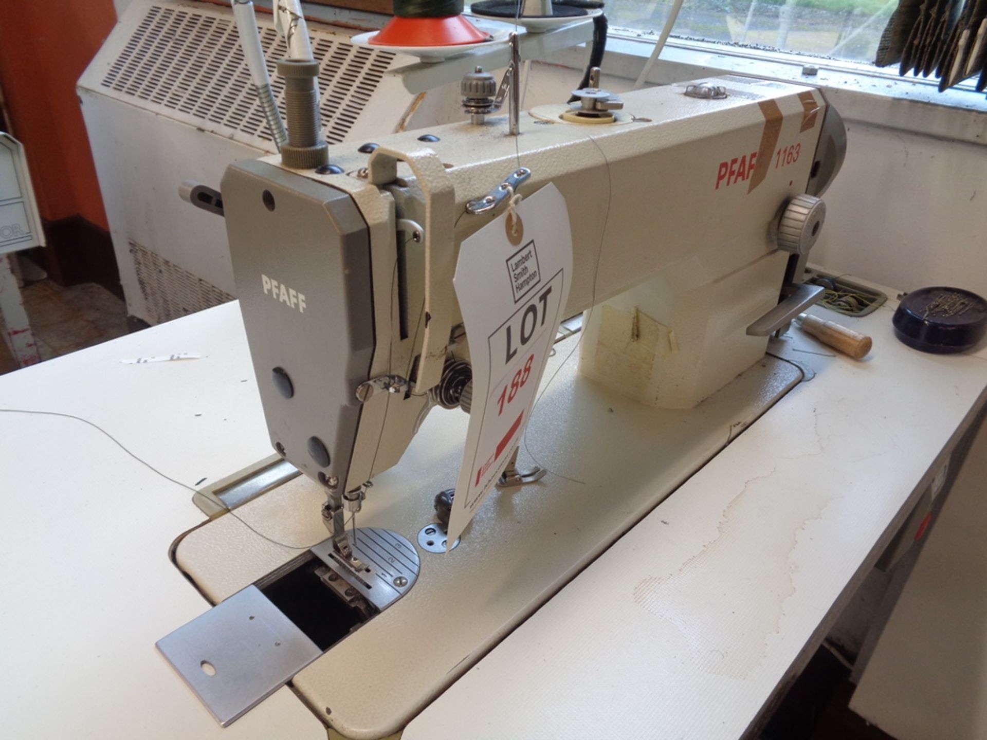 PFAFF 1163 lockstitch sewing machine with walking foot, type 1163-6/01-BS, serial no. 8011604 - Image 3 of 5