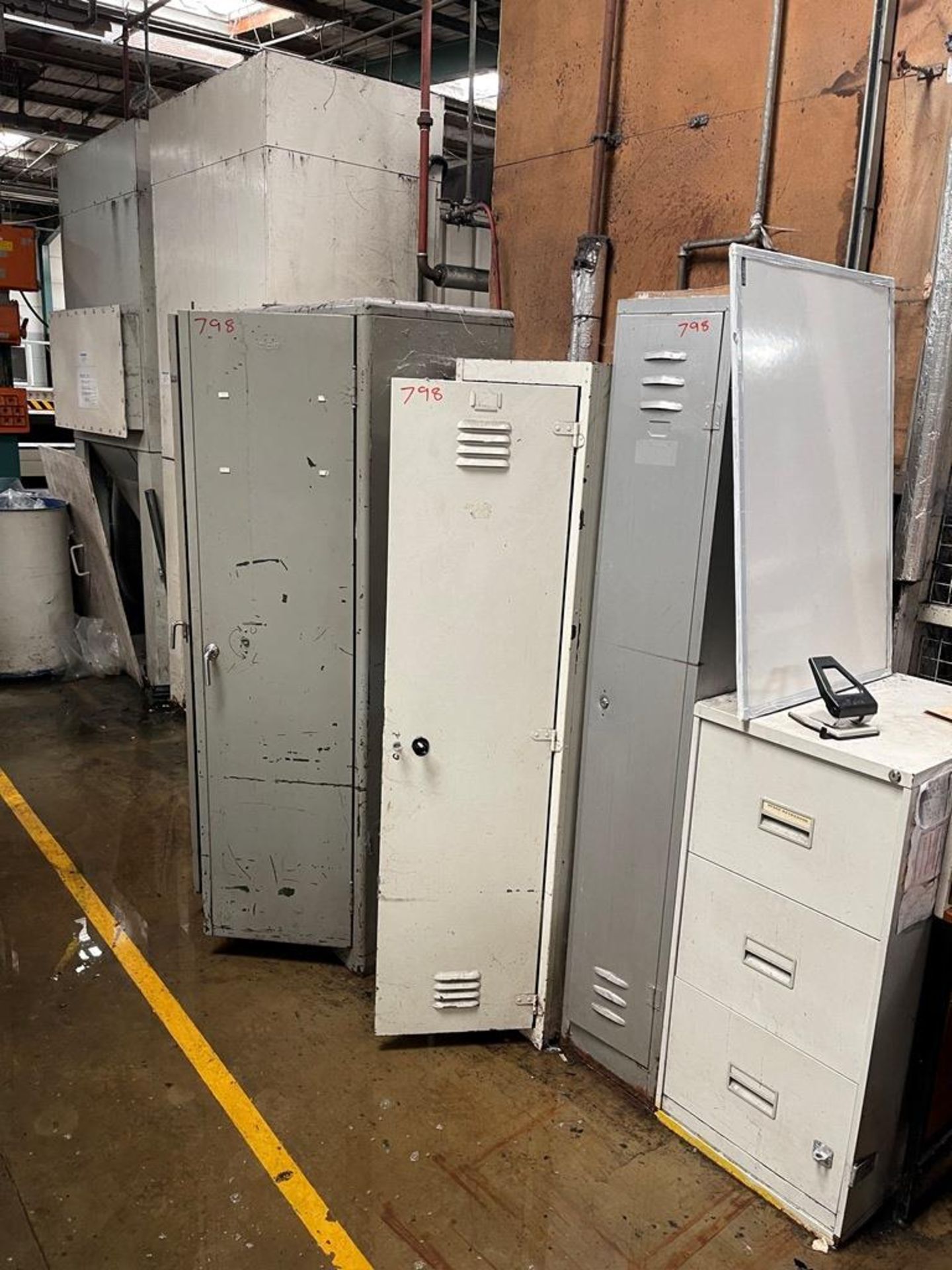 Five various metal cabinets and a white board - Image 2 of 3