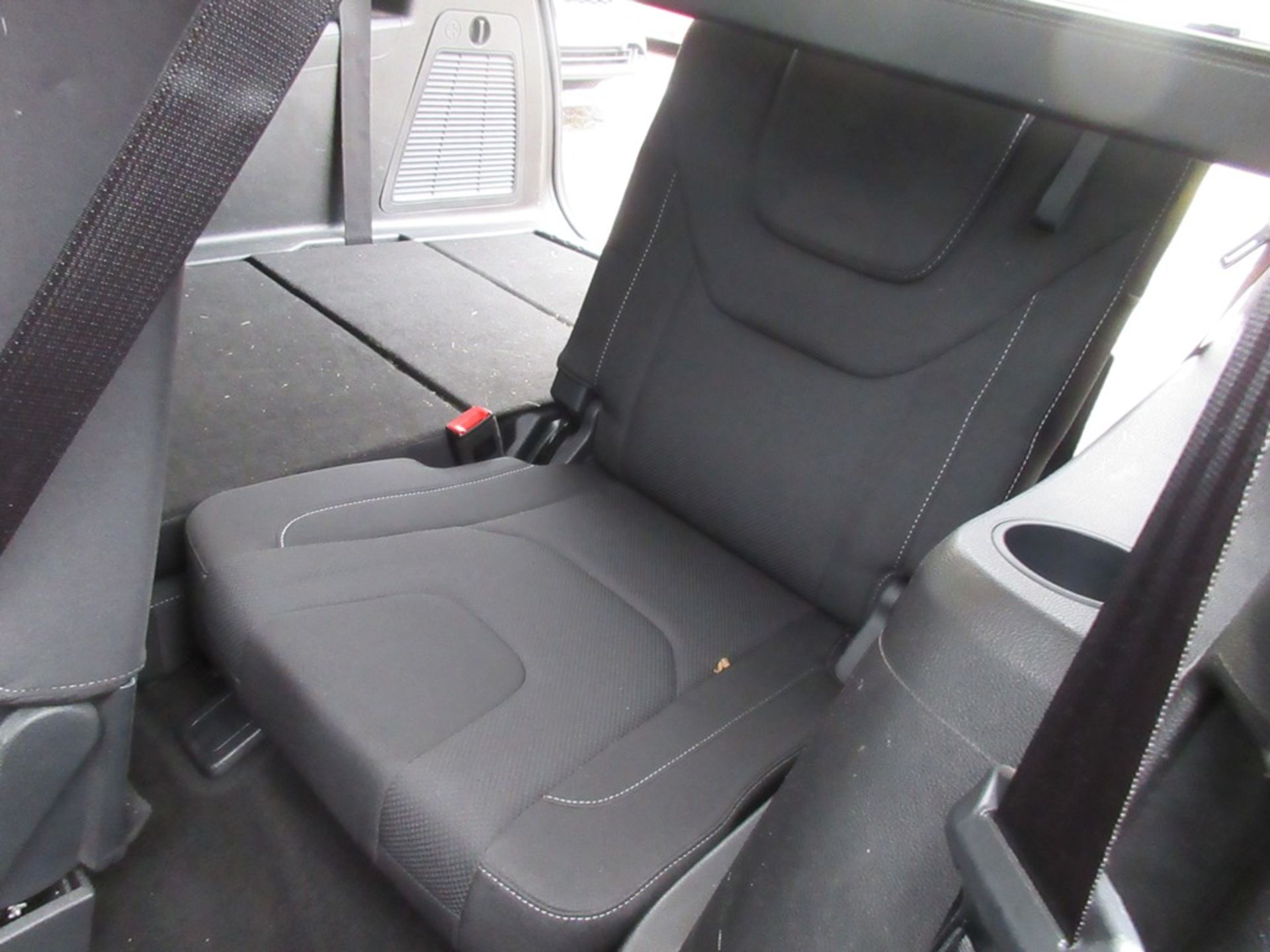 Ford S-Max Titanium Turbo 2.0Tdci 7 seater MPV, 177bhp - Image 17 of 18