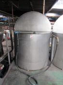 Dose Stanbro steel mixing tank, approx. size 1.3 diameter x depth 1.1m