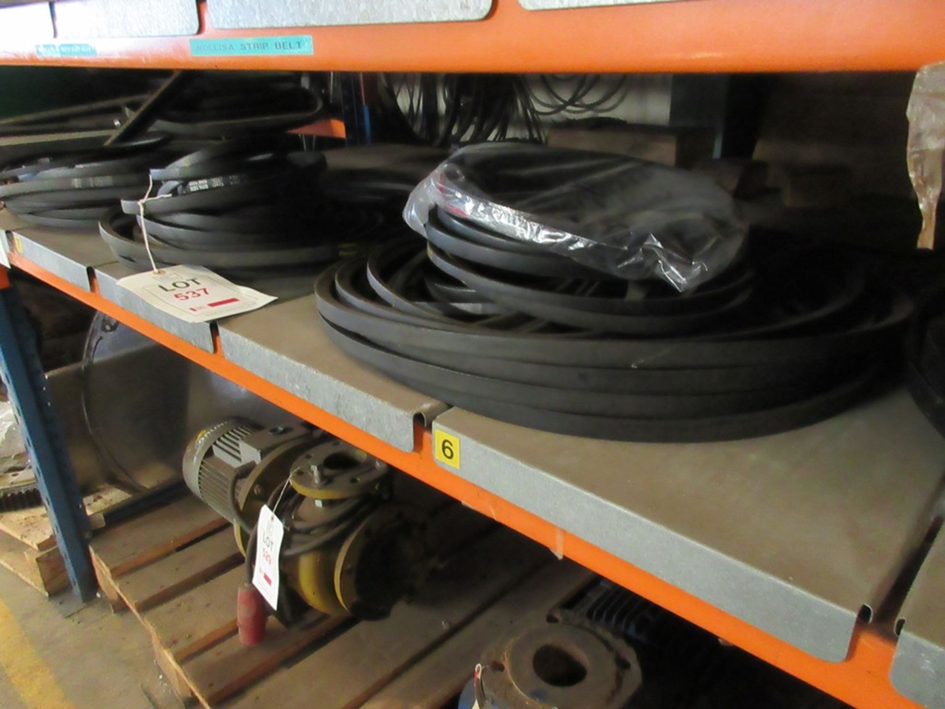 Large quantity of various sized V belts to include A's, B's and C's - Image 8 of 10