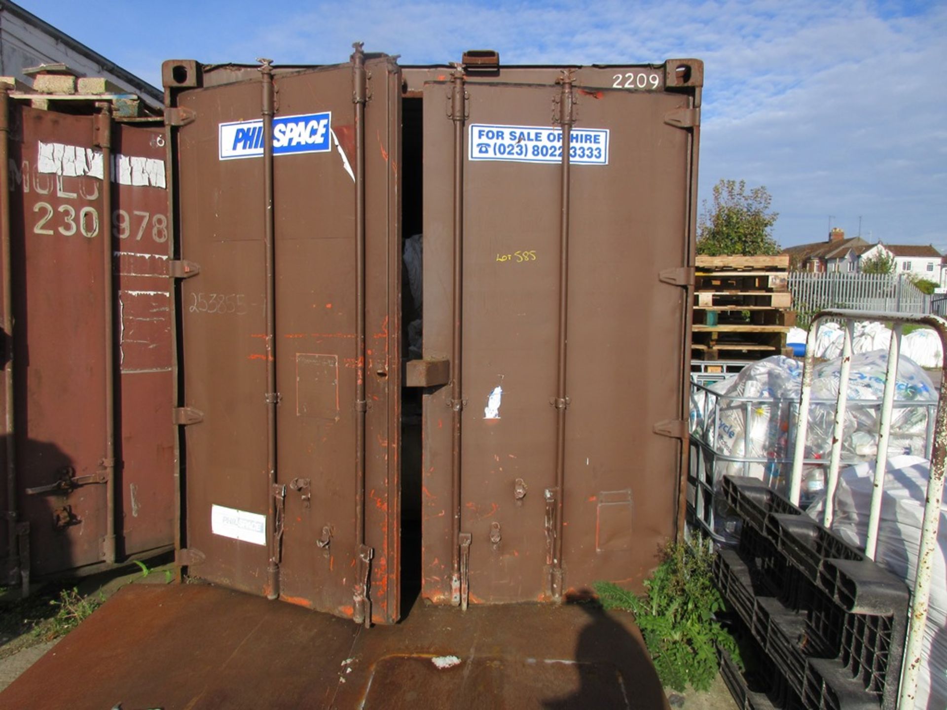 Export type shipping container, 20ft with access ramp