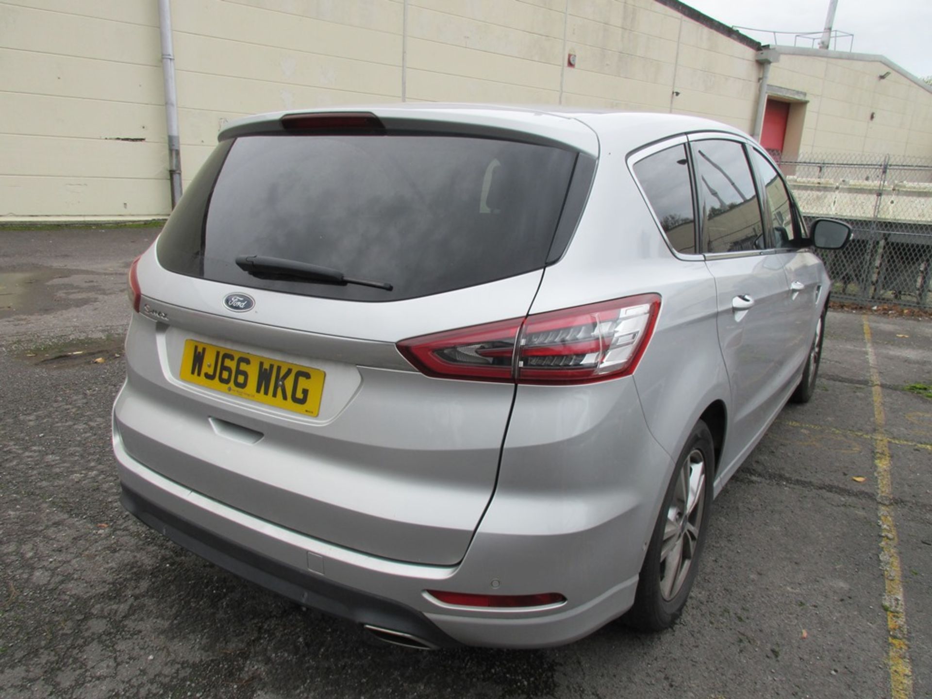 Ford S-Max Titanium Turbo 2.0Tdci 7 seater MPV, 177bhp - Image 4 of 18