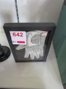 MJ Gallery at Ponte 16 glove