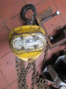 Morris 500kg chain hoist and runner NB: This item has no record of Thorough Examination. The
