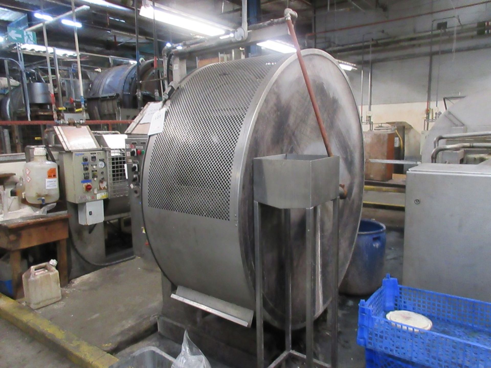 Dose type 02-60226/5 stainless steel 25kg tanning drum, approx 1200mm drum diameter, water leakage - Image 3 of 4