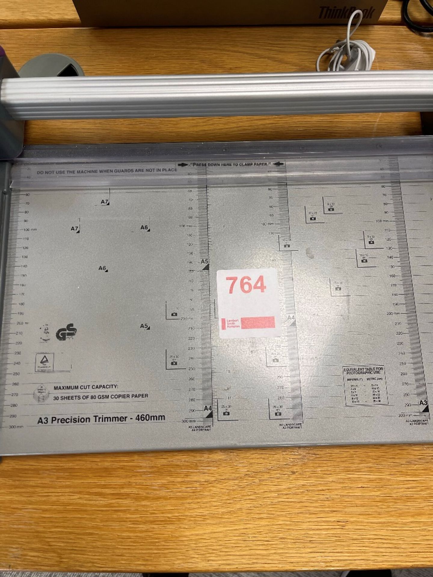GBC CombBind CHD manual binder and Avery paper guillotine - Bild 3 aus 3