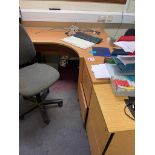 L' shaped light wood effect desk, 2 pedestals, 1 x table and 3 x swivel chairs