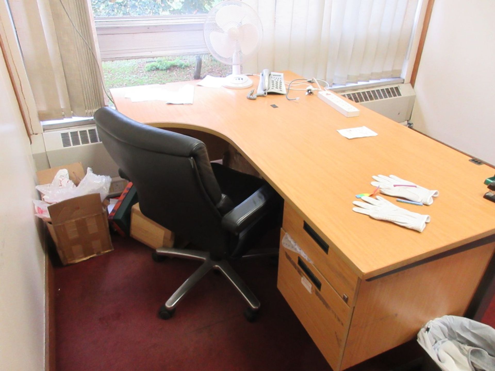 Contents of office including wood effect single pedestal corner workstation, wood effect 2-door - Image 3 of 5