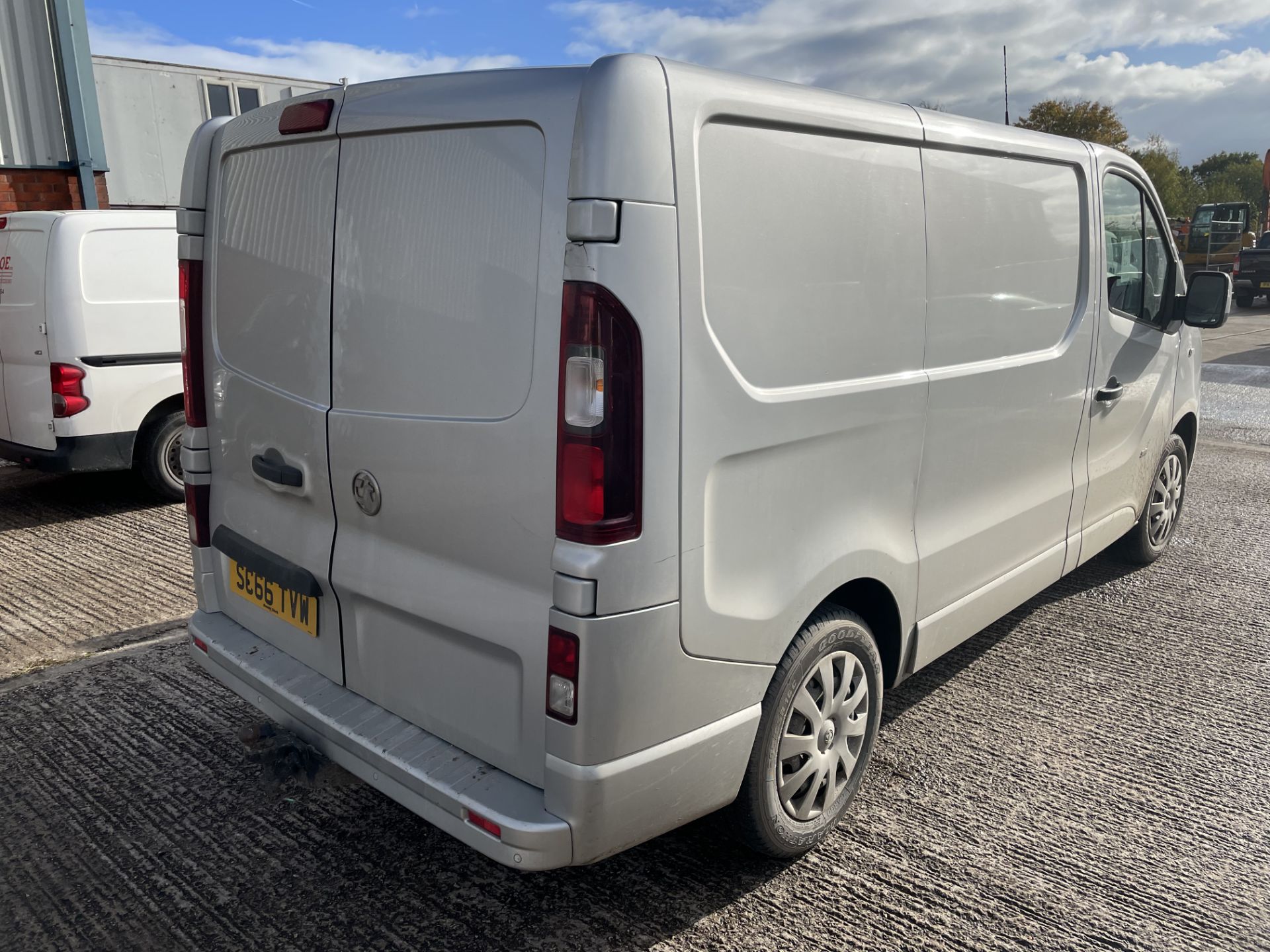 Vauxhall Vivaro 2700 Sportive CDTI Panel Van Reg: SC66 TVW, Mileage: 116,280 , DOR: 28/12/2016, MOT: - Image 6 of 13