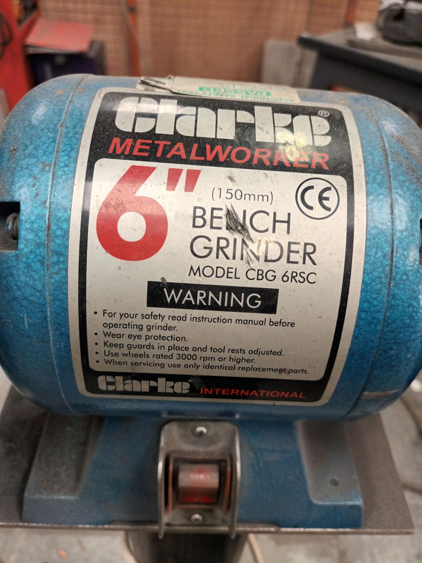 Clarke CBG-6RSC 6" bench grinder - Image 2 of 3